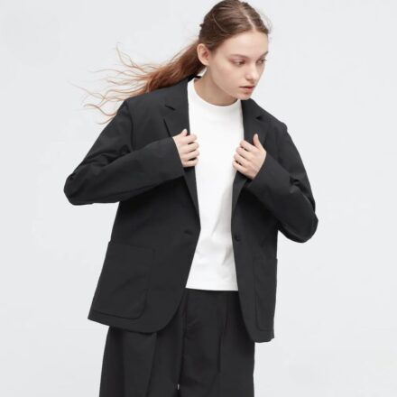 Ультралегкий костюм UNIQLO x THEORY серії AIRSENSE