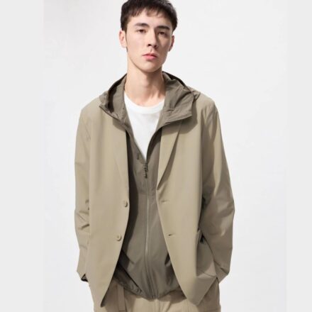 Технологічний блейзер UNIQLO серії ULTRA STRETCH