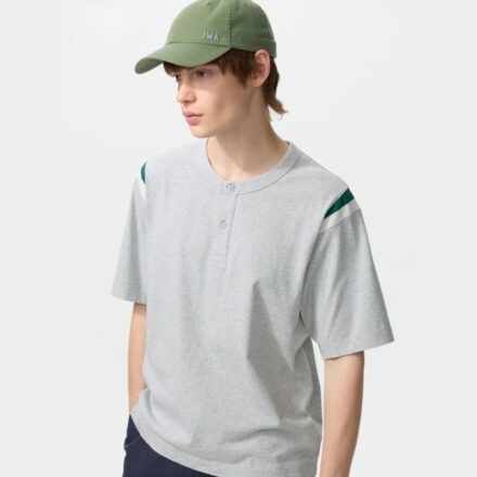 Футболка UNIQLO х JW ANDERSON з вирізом хенлі